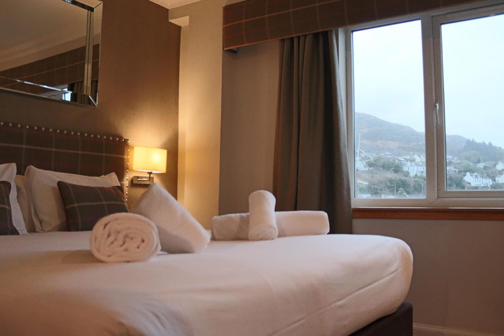 Anchor Hotel And Seabed Restaurant Тарберт Экстерьер фото