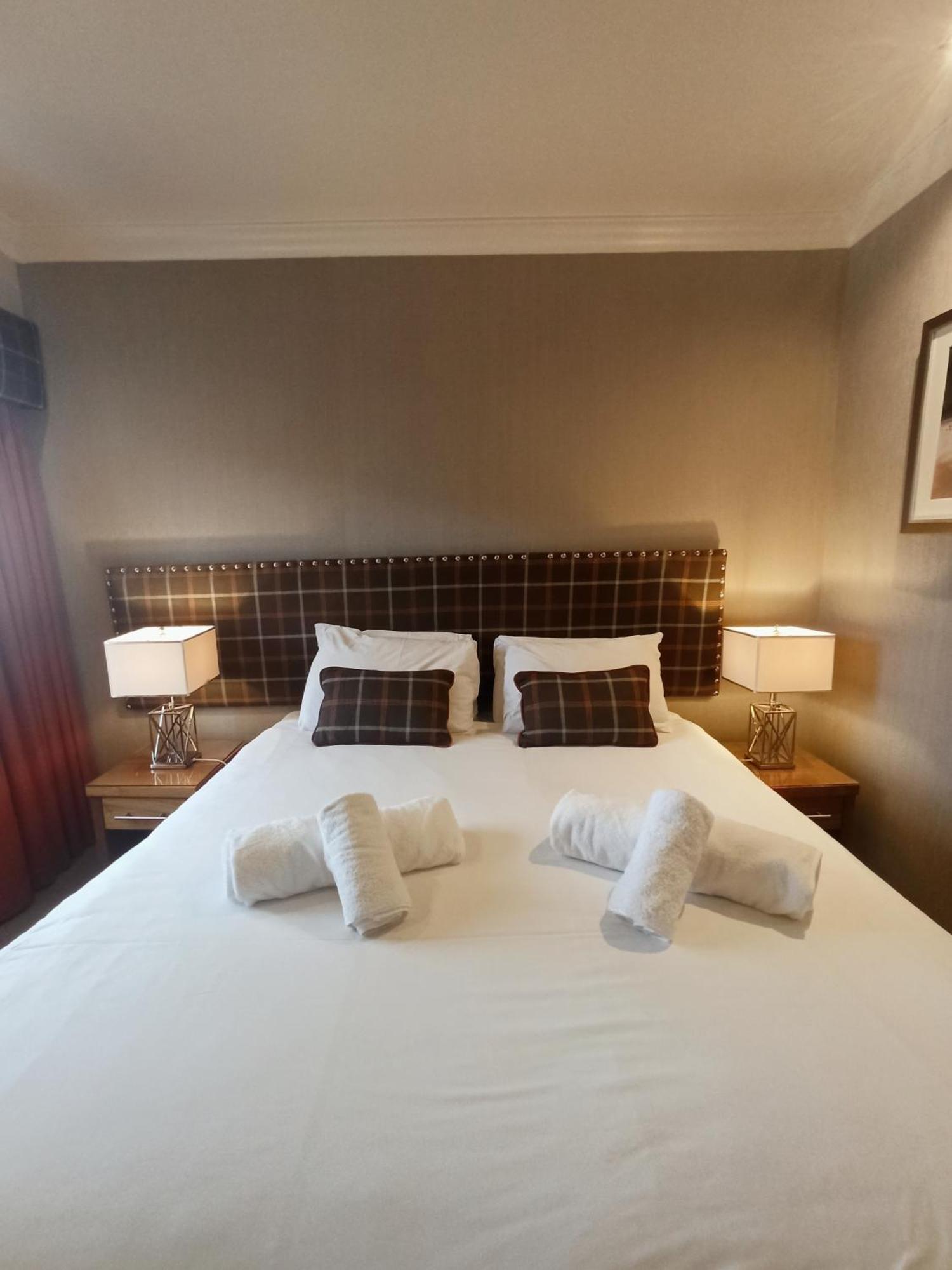 Anchor Hotel And Seabed Restaurant Тарберт Экстерьер фото