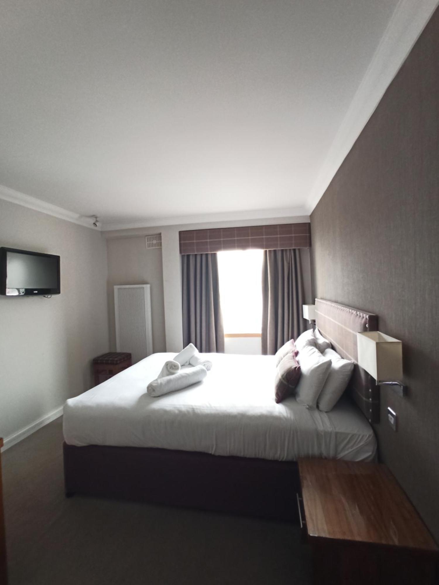 Anchor Hotel And Seabed Restaurant Тарберт Экстерьер фото