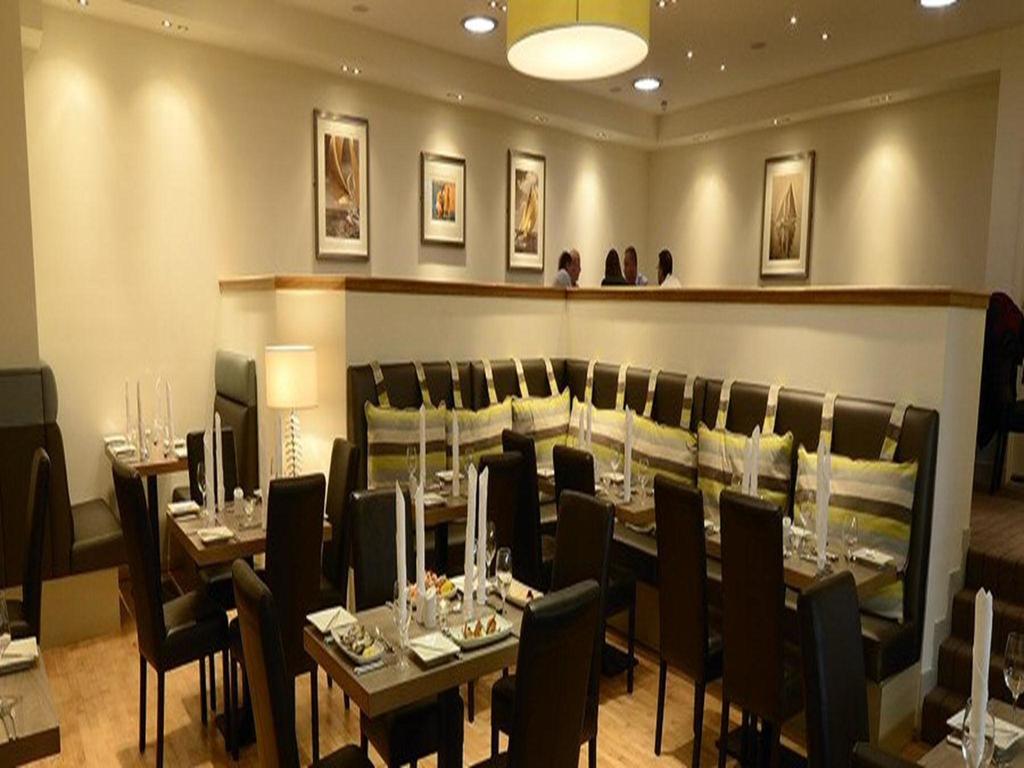 Anchor Hotel And Seabed Restaurant Тарберт Экстерьер фото